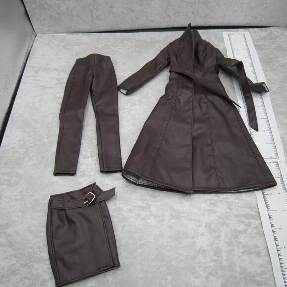 Tonner Tyler Wentworth Cognac Leather 3pc Set, for 16" Fashion Doll - Picture 3 of 12